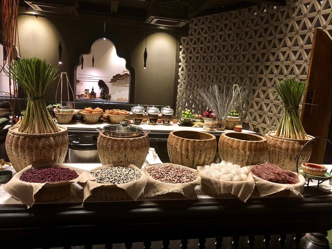 Không gian vừa ấm cúng vừa sang trọng tại Sadhu Chay Buffet